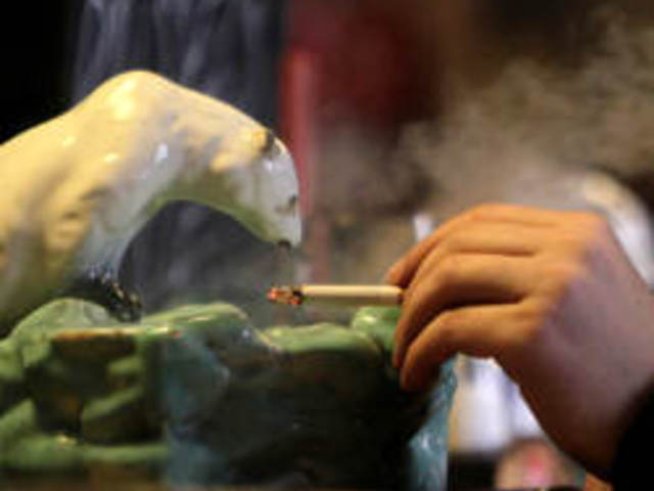 Против тютюнопушенето и за здравния министър