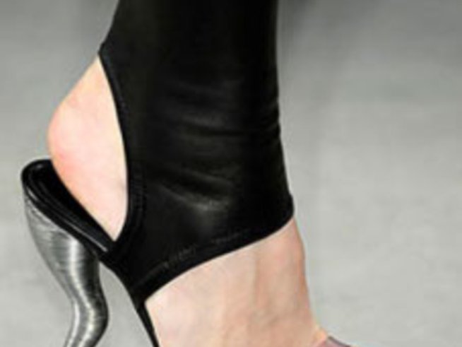 Носим модерни и неудобни обувки