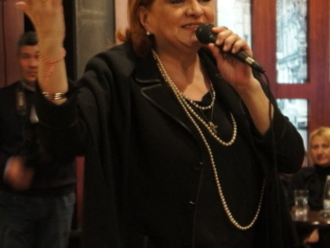 Богдана Карадочева: Бъдете мъжки момичета и никога не падайте на колене