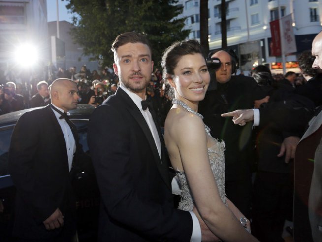 Джъстин Тимбърлейк и съпругата му Джесика Бийл. Снимка: Reuters