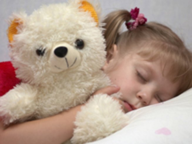 Защо децата заспиват трудно и как да ги приспим лесно