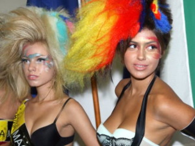 Коафьорско шоу представя най-добрите прически за 2010-а