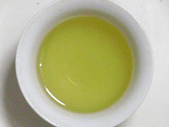 Зелен чай срещу празнична умора