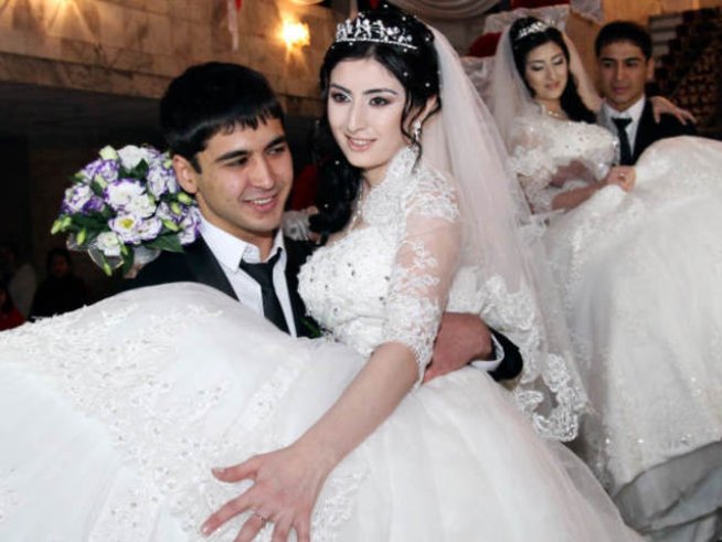 Бъдещите булки търсят обемни рокли