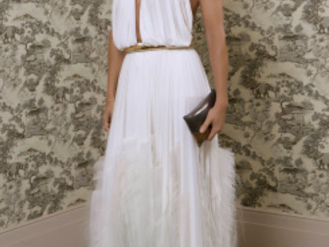 Хелена Кристенсен представи нова колекция луксозно бельо