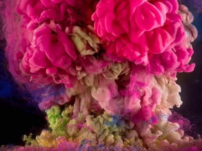 Снимка:theinspirationgrid.com, kimkeever.com