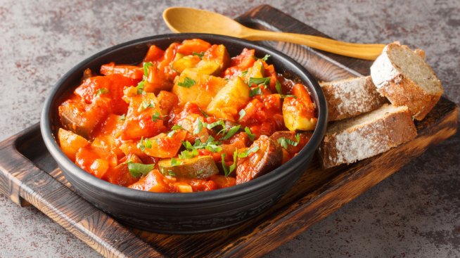 Постен гювеч се слага на трапезата за Преображение Господне. Снимка: istock