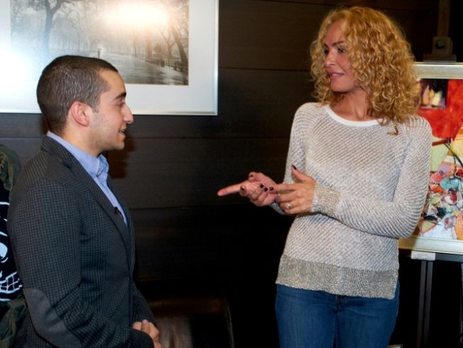 Рафи се качва на токчета и слага руса перука заради Ищар