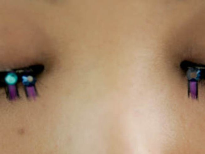 Изкуствени мигли с камъни и кристали