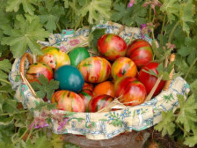 Яйца с красиви фигурки и багри