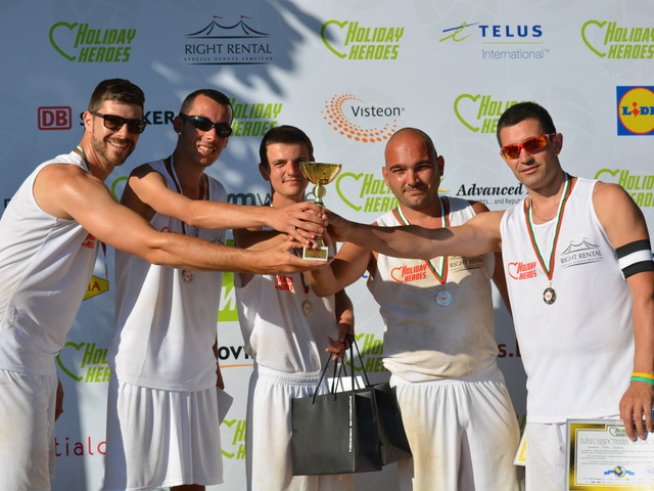 Методи Андреев и неговият отбор.