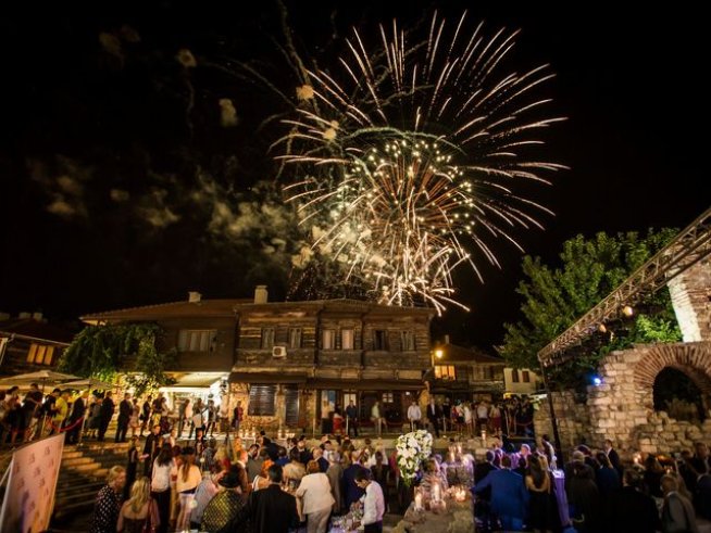 „Балкан холидейз“  отпразнува 50 години със стилен коктейл в Несебър