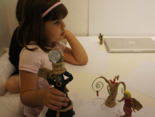 Обикновени детски играчки от пластилин и хартия