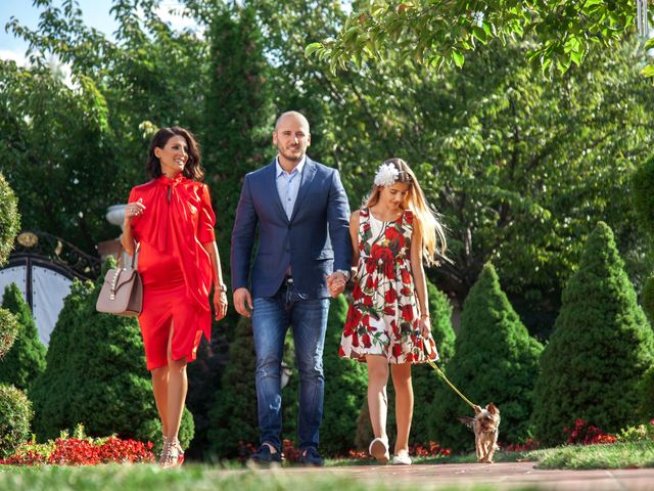  Илияна Лазарова, Красимир Аначков и Емма. Снимка: Теди Грозданов