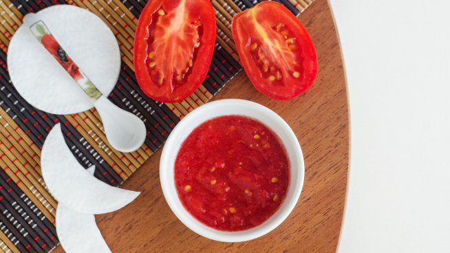 3 ефикасни маски с домати против акне. Снимка: istock