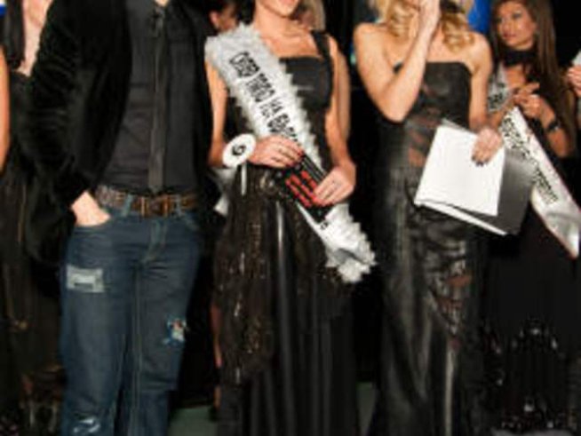 25-годишна изкусителка грабна титлата „Супер тяло на България“