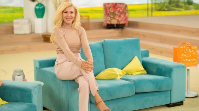 Гала стана баба на момиченце. Снимка: nova.