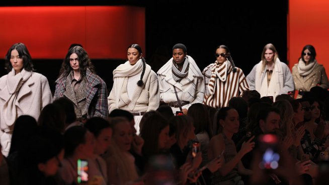 Модерни плетива и топли цветове от Missoni за есен/зима 2026/2027 . Снимка: Getty