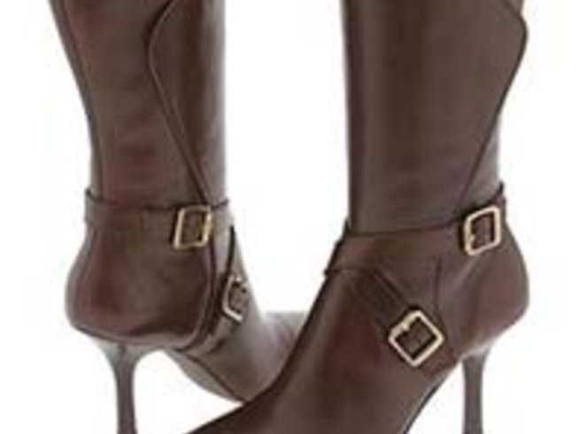 До и над колената с високи токчета