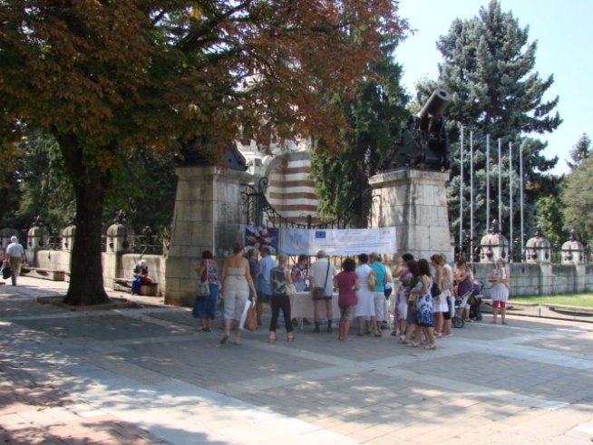 Редица информационни събития за рака на гърдата в 12 града