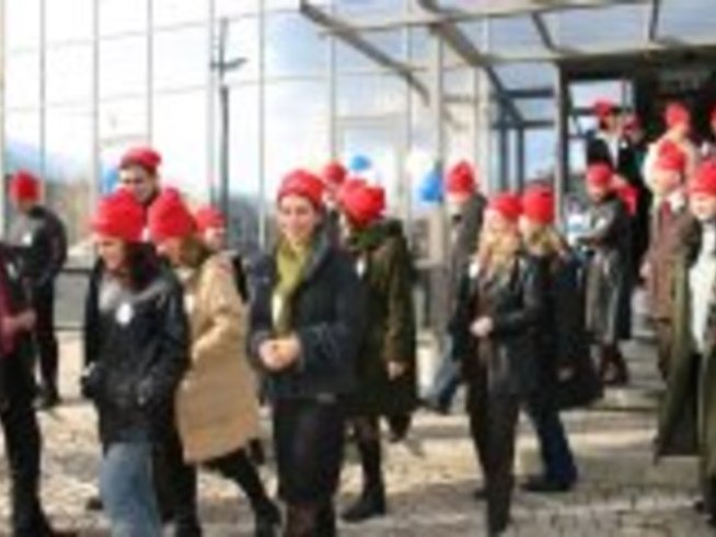 Помощ за три българчета заразени със СПИН