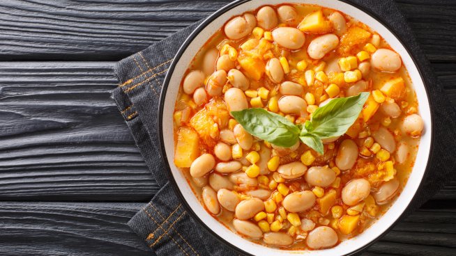 Боб и царевица трябва да има на трапезата на Андреевден. Снимка: istock