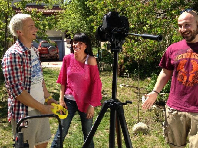 Део и Елена празнуват Великден в Смолян