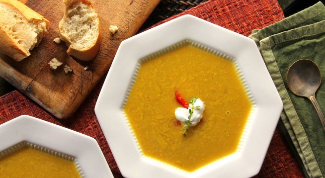 Супа с червена леща и шафран