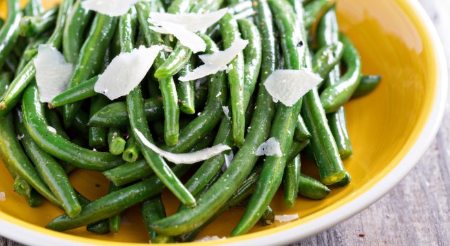 Зелен фасул с пармезан