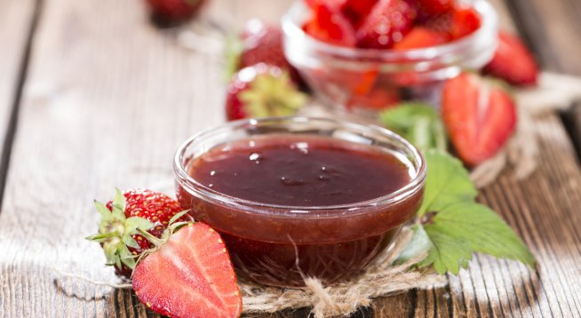 Лесна ягодова заливка