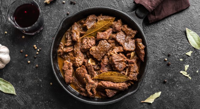 Свинско задушено в портокалов сок и мляко