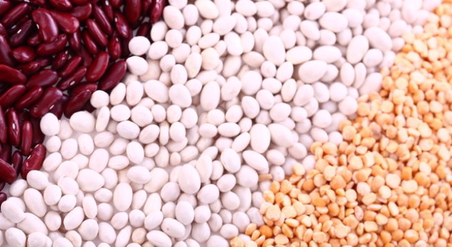Продукти:
2 кг боб
2 буркана кисели краставички
5 кг. домати
1 кг моркови
2 кг червени чушки
За марината:
600 мл олио
500 мл оцет
300 г захар
100 г сол
черен пипер
бахар
дафинов лист