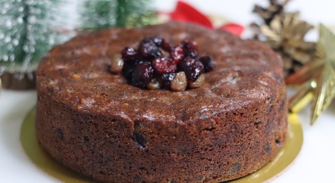 Коледен кекс със сушени плодове и ядки