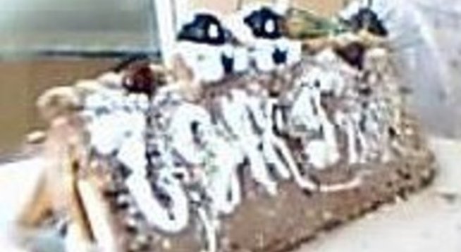 Пирамидено изкушение с конфитюр от ягоди ала “Олинеза”