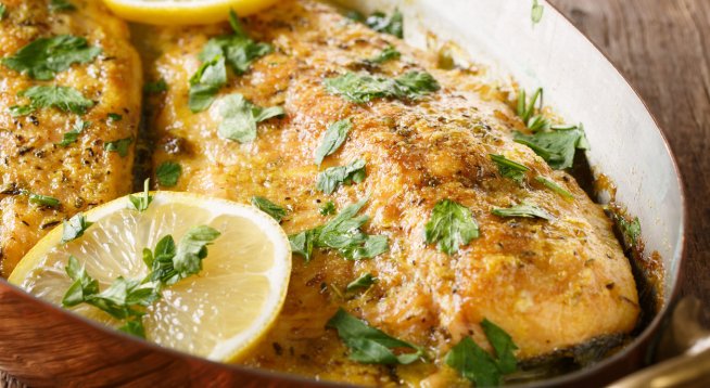 Печена риба по гръцки за Никулден. Снимка: istock