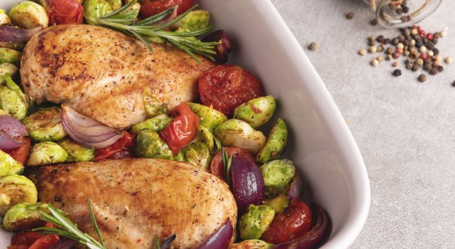 Пилешки гърди с брюкселско зеле