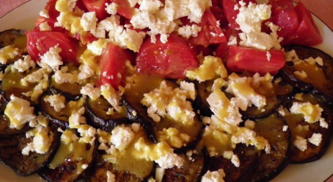 патладжани
мед
горчица
зехтин
сирене