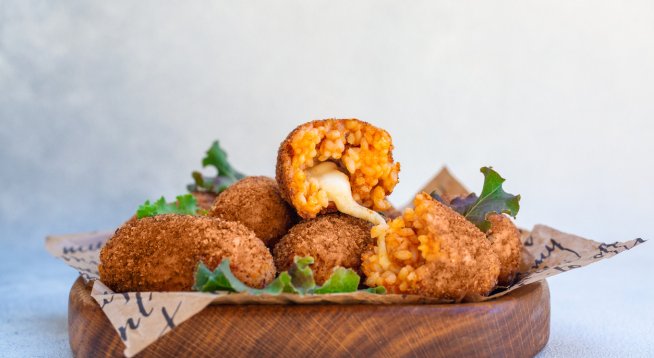 Сицилиански аранчини с моцарела 