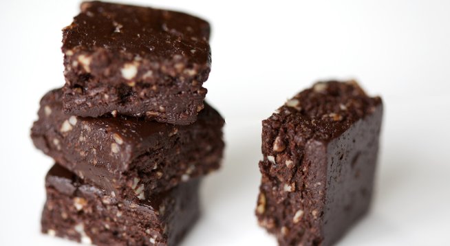 Веган брауни с 5 съставки без печене