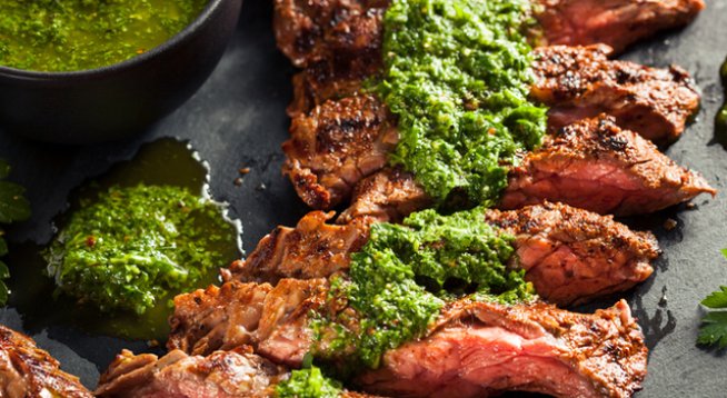 1 връзка пресен магданоз
1 връзка пресен кориандър
сокът на ½ лайм
½ ч.л. червен пипер на люспи 
4 чушки халапеньо без семки
сол на вкус
1/2 ч.л. пушен червен пипер
1/2 ч.л. кимион
3/4 ч.ч. зехтин
4 скилидки чесън