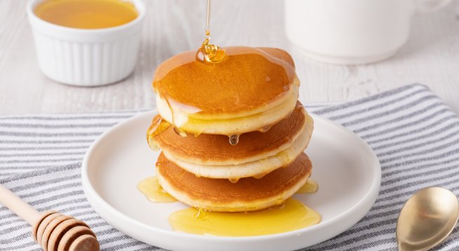 Пухкави бадемови палачинки