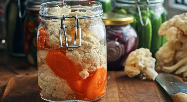 Хрупкава туршия от карфиол и моркови