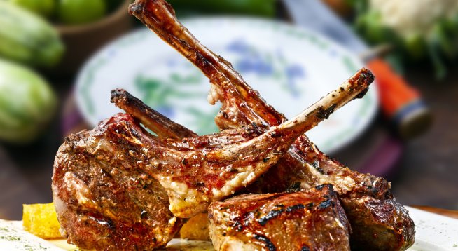 Печени агнешки гърди с много аромати