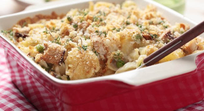 Касерола с риба тон, грах и паста. Снимка: istock