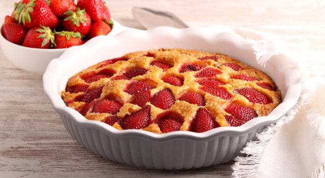 Кекс с ягоди и лимонова кора