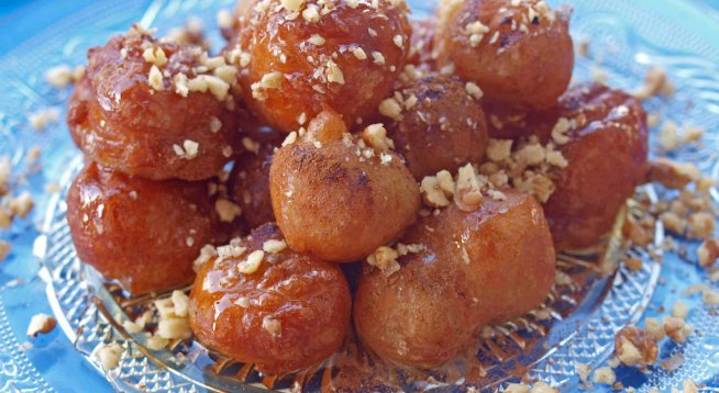 Гръцки сиропирани бухтички Loukoumades