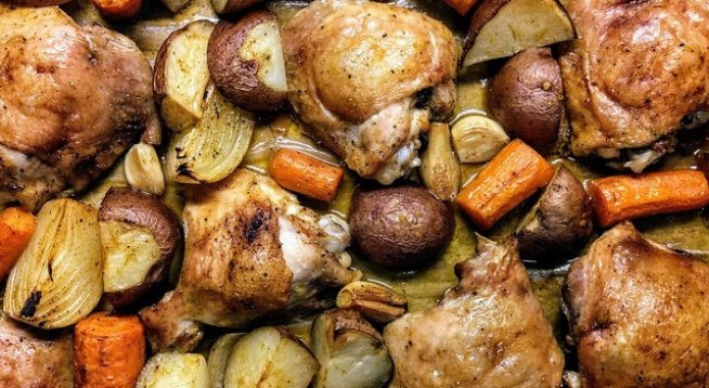 1/2 чаена лъжичка сол
1/4 чаена лъжичка смлян черен пипер
1/2 чаена лъжичка пушен или сладък червен пипер
1/8 чаена лъжичка лют червен пипер
1/2 чаена лъжичка чесън на прах
1/2 чаена лъжичка лук на прах
1/2 чаена лъжичка суха мащерка
1/2 чаена лъжичка сух босилек
1/2 чаена лъжичка сушен розмарин
1/4 чаена лъжичка сух магданоз