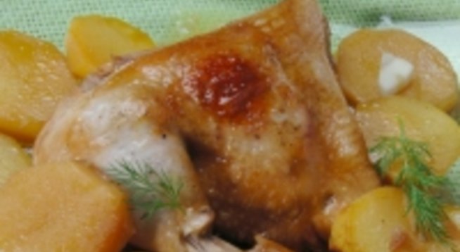 Пилешки бутчета с картофи и чесън
