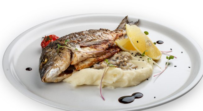 2 бр ципура
2 скилидки чесън
сол и черен пипер на вкус
няколко стръка магданоз
2 стръка мащерка
2 резена лимон
2-3 с.л. зехтин