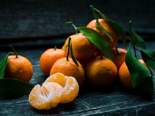 За силен имунитет
Неслучайно зимата хапваме мандарини. Сочните плодове спомагат да засилим защитните сили на организма и по този начин ни правят по-устойчиви на настинки. Освен това, мандарините спомагат да прочистим тялото си от токсините, което носи допълнително ползи за здравето ни.
Снимка: unspalsh